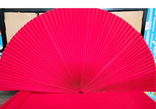 Giấy nhung, giấy mỹ thuật đỏ gấp quạt, có sẵn nếp gấp, làm pháo giấy trang trí Tết 